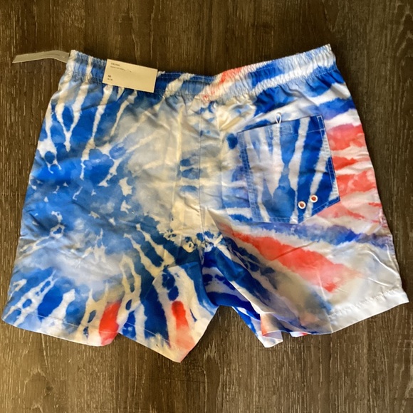 American Eagle Swim Trunks NWT - Picture 2 of 3